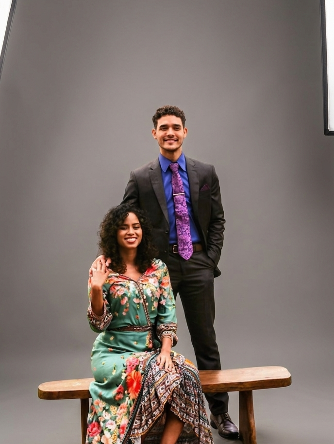 Eliza e Gabriel, fundadores do Studio Zenith, em estúdio fotográfico